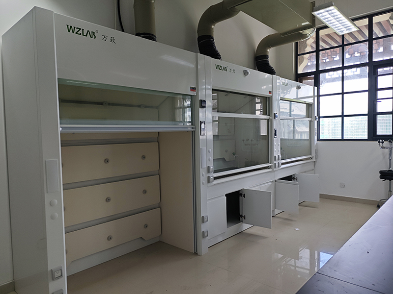 河南高校理化科研实验室 WZLAB 全钢通风柜排风管道配套完工 河南高校理化科研实验室 WZLAB 全钢通风柜排风管道配套完工
